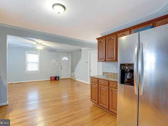 5th image of 8104 Prince Georges Dr