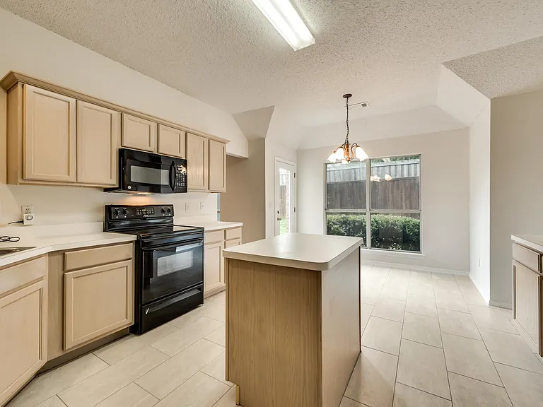 12261 Cajun Dr — Photo 12