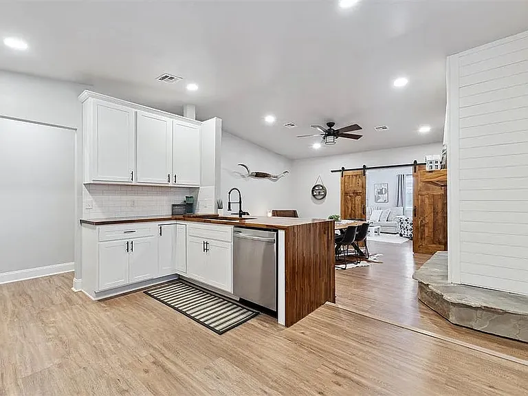 10609 N McKinley Ave — Photo 19