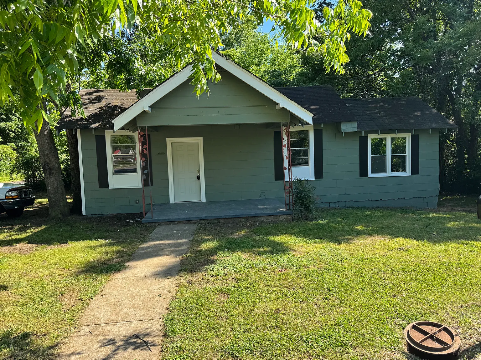 ANN 200 W 19th St. — Photo 1