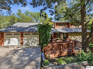 703 Canyon Rd, Bellevue, NE 68005