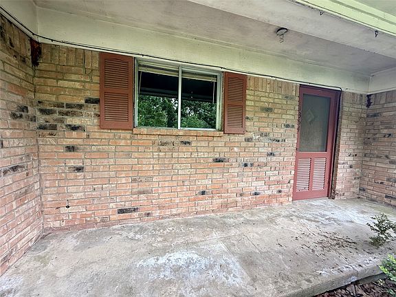 3rd image of 1354 Shady Ln