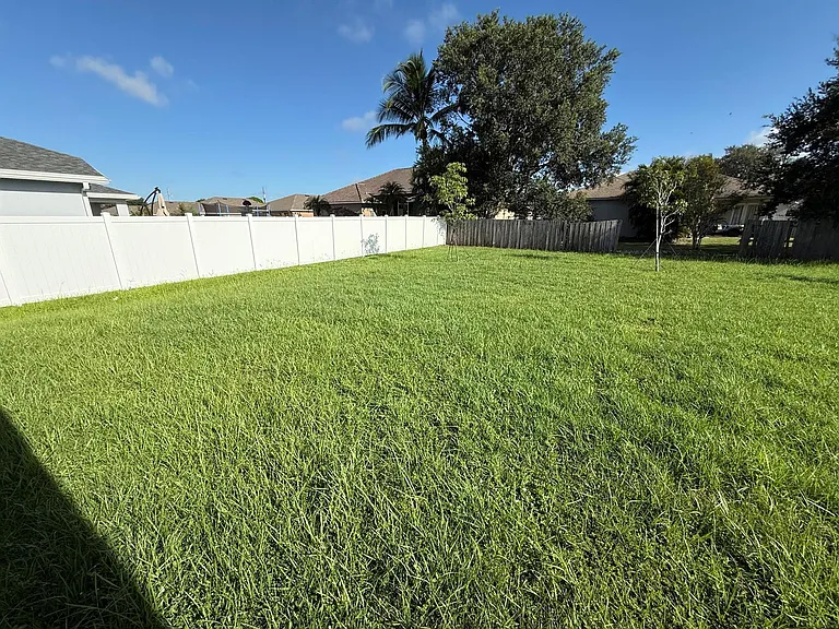 149 SW Becker Rd — Photo 15