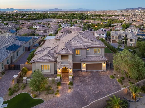2 Olympia Outlook Dr, Enterprise, NV 89141