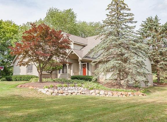 3rd image of 3165 Pine Needle Dr