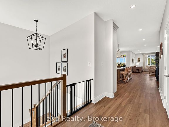 4th image of 160 Orr St
