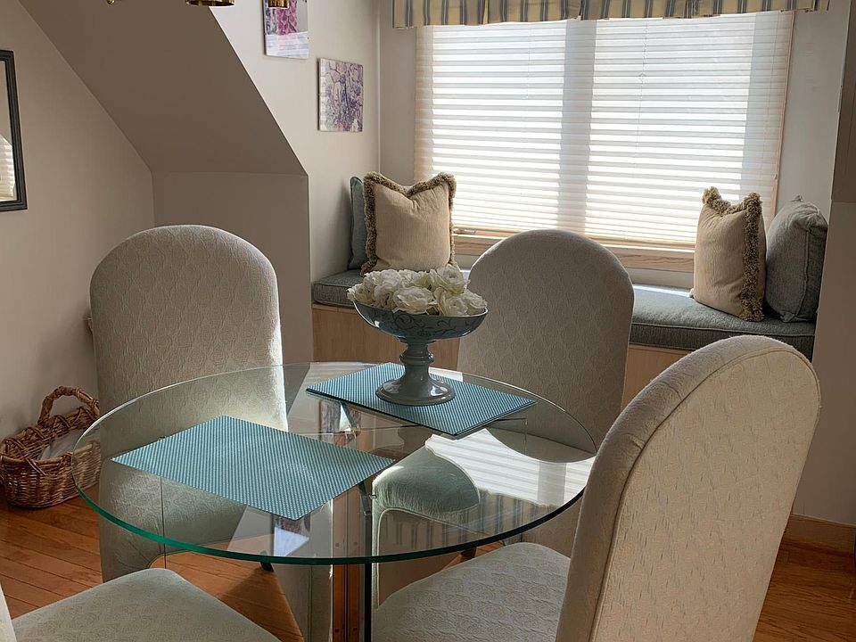 Eating area off the kitchen