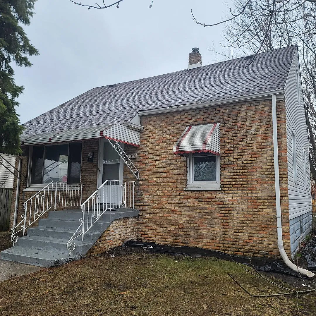 567 Freeland Ave photo 1
