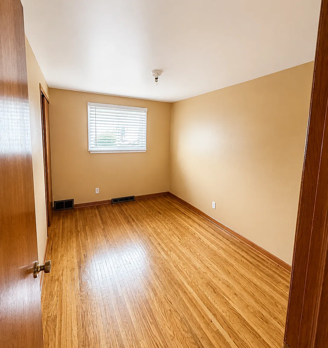 3 bed, 1000 sqft, $1,500 — Photo 4