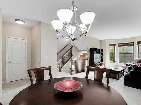 3rd image of 27W707 N Meadowview Dr