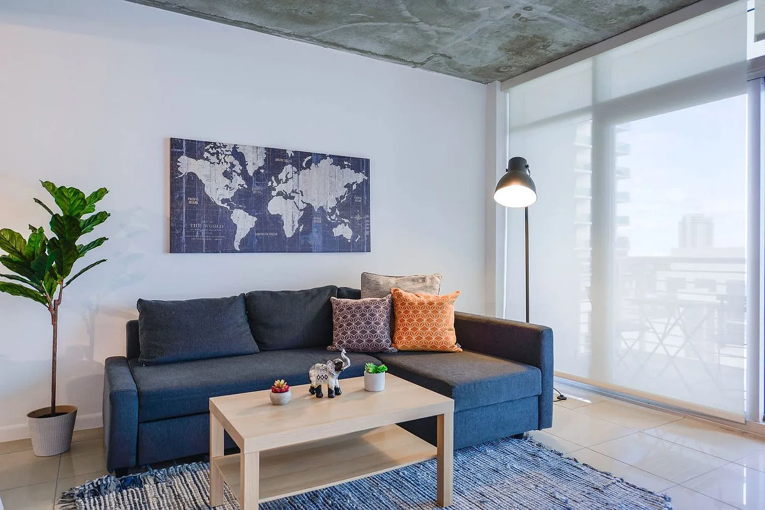 1 bed, 1.0 bath, 731 sqft, $3,319 — Photo 3