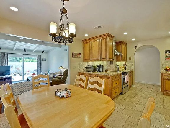 2nd image of 1476 Sonoma Dr