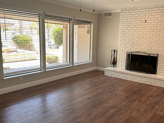 3rd image of 341 W Warner Ave