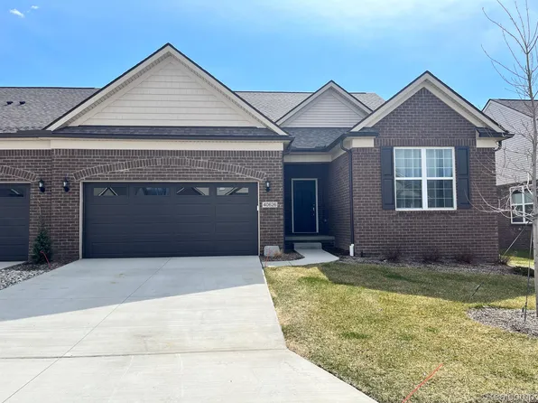 21135 Lily Ln, Clinton Township, MI 48036