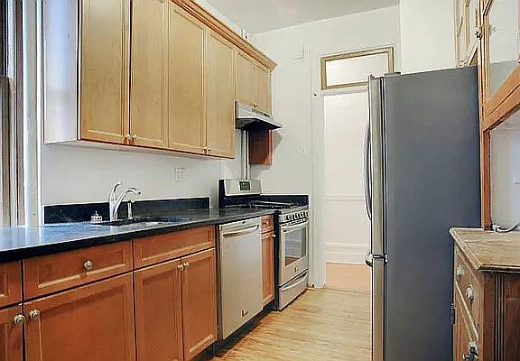 3rd image of 50 E 96th St APT 3D