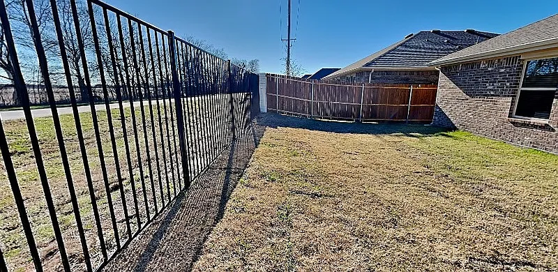 3 bed, 2.0 bath, 1532 sqft, $1,899 — Photo 3