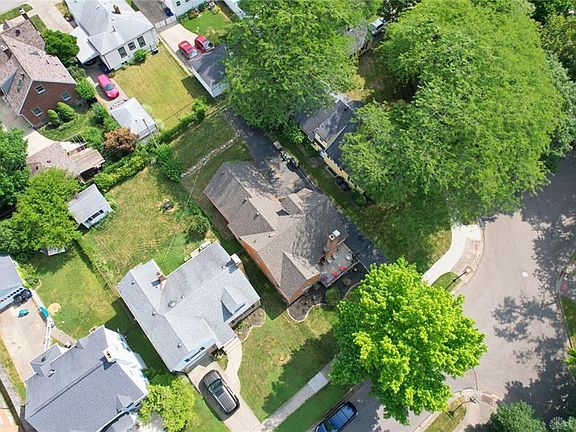 5th image of 829 Westminster Pl