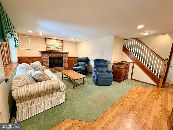 4th image of 12837 Cabell Rd
