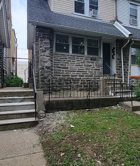 422 E Roosevelt Blvd — Photo 1