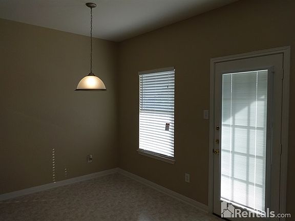 5th image of 1120 Barclay Dr