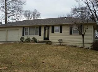 415 Henthorne Ave, Buckner, MO 64016