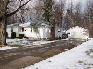 712 Clinton Ave, Conneaut, OH 44030