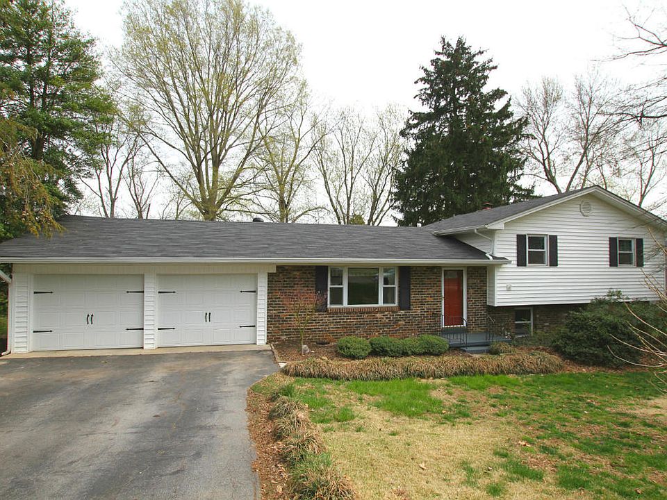 1st image of 1020 W Park Dr