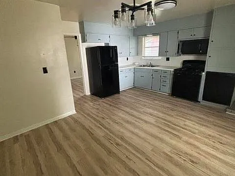 414 E Avenue B — Photo 4
