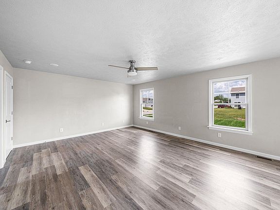5th image of 1414 Green Grass Dr