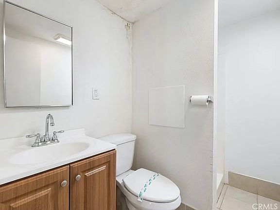 3rd image of 3723 E 5th St #B