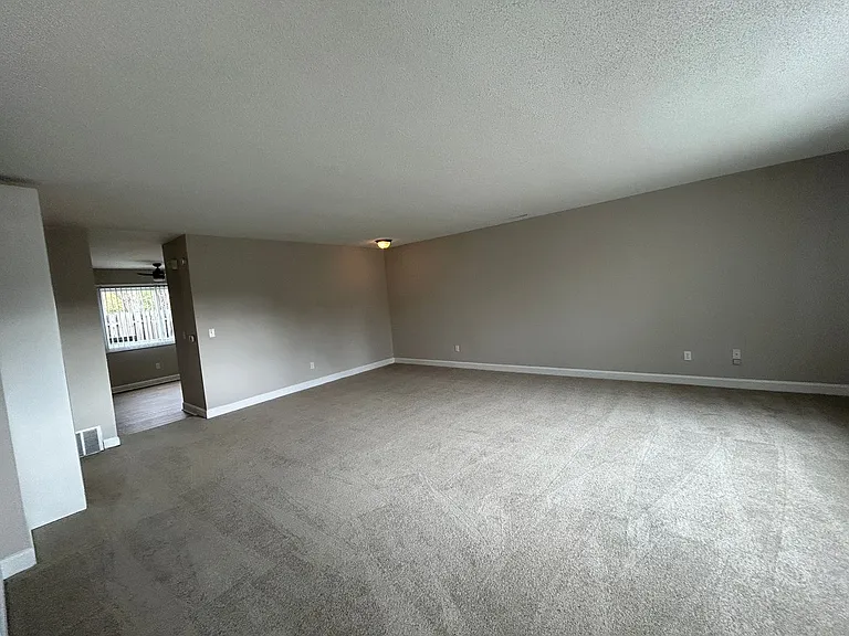 Candlelite Apartments — Photo 131