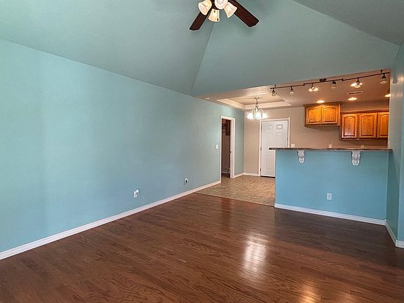 2nd image of 2312 Timbercrest Dr