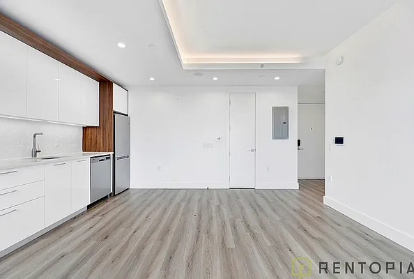 Living room, photo 2