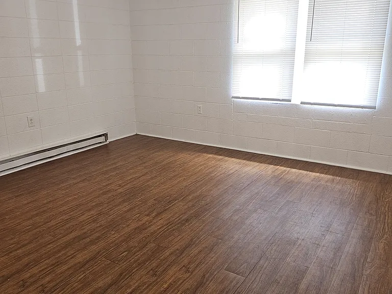 429A Squirrel St — Photo 4