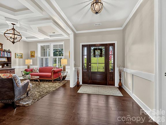 3rd image of 804 Sardis Ln