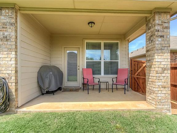 3rd image of 500 Grayson Ln