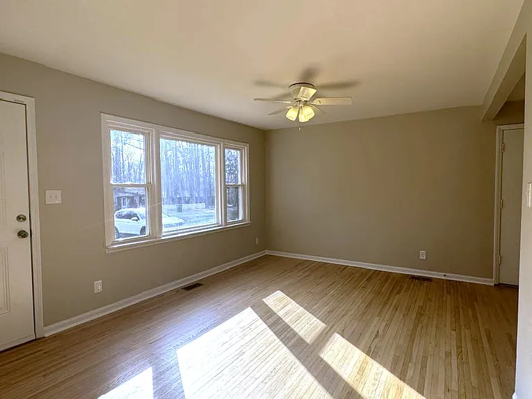 439 Sadie Dr — Photo 5