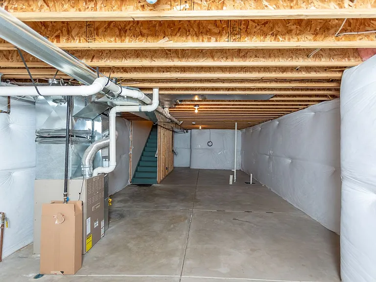 6563 Silverwind Cir — Photo 26