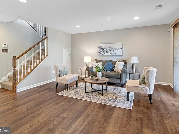 3rd image of 1132 Carinoso Cir