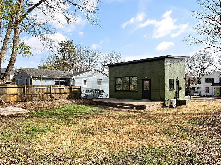 210 Lincoln Ct — Photo 22