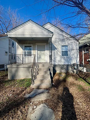 328 Cecil Ave Photo 1