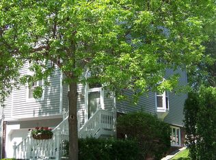 119 Edgewood Ct, Wayzata, MN 55391