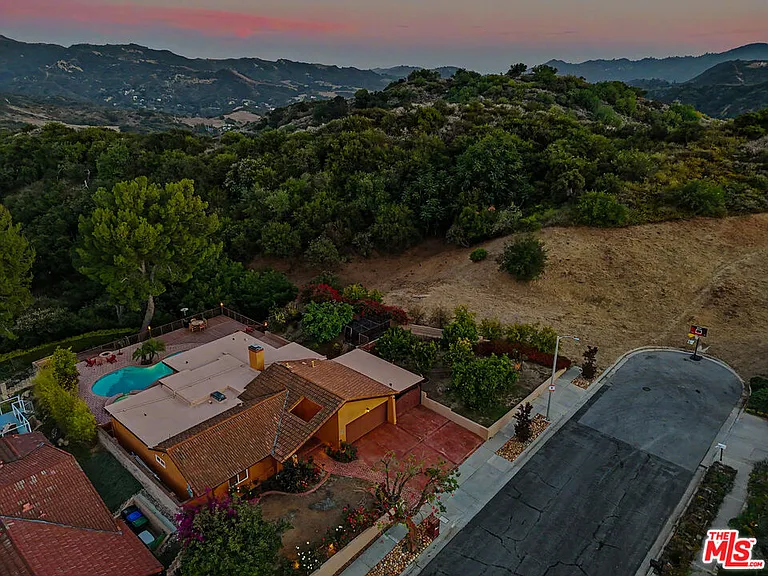 3106 Voltaire Dr — Photo 40