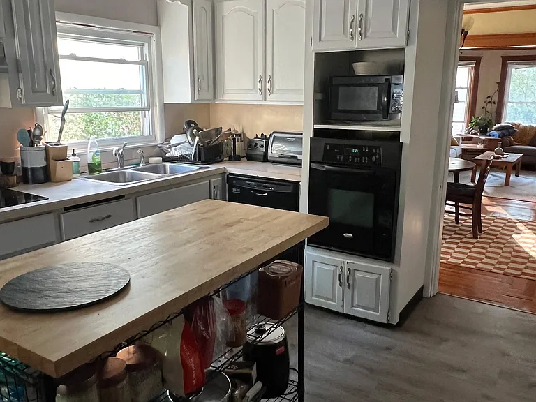 17 Irving St — Photo 4