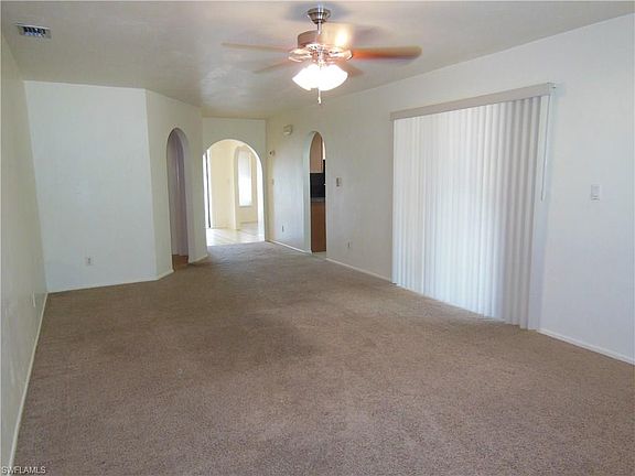 4th image of 226 NE 10th Ave