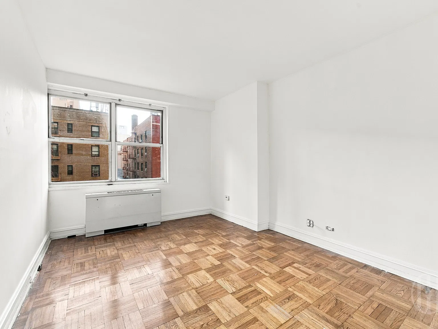 888 Eighth Avenue — Photo 4