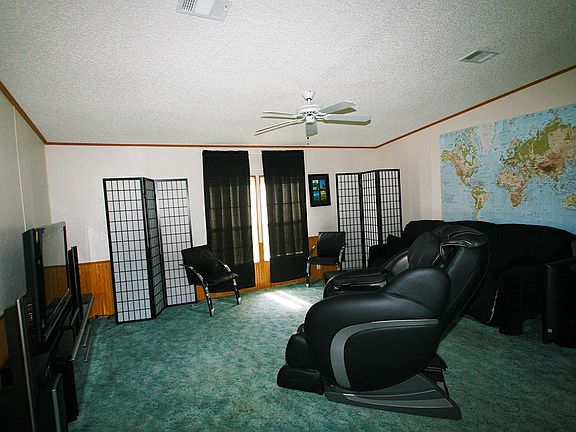 3rd image of 247 SW Kaman Dr