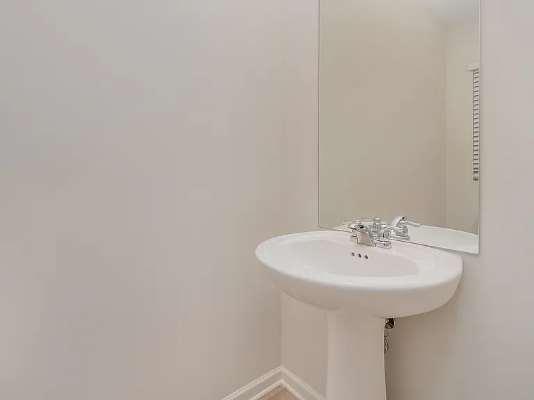 1052 Baltusrol Ln — Photo 12