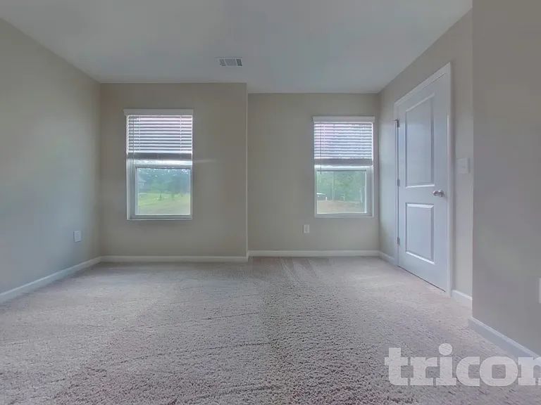 561 Fairview Oak Pl — Photo 8