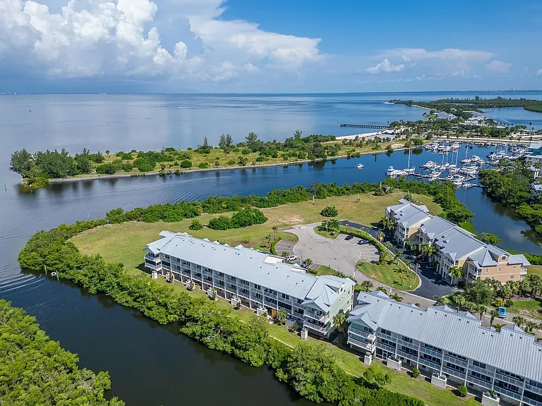 3266 Mangrove Point Dr — Photo 74